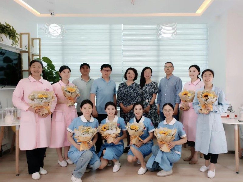 德阳市中心血站开展“5.12”国际护士节慰问活动